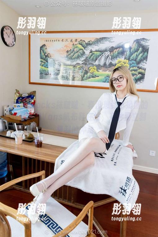 BoBoSocks袜啵啵 - 真没想到小奶熊的作品带着Vans帆布鞋在线，有种要立刻复制的冲动。