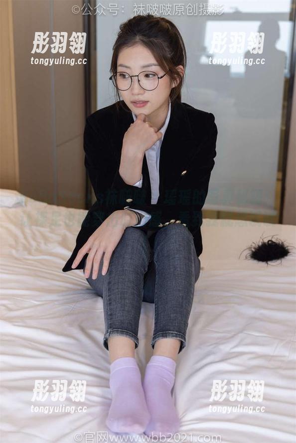 BoBoSocks袜啵啵 - 瑶瑶的写真秘籍：让裸足也能穿出时尚感，看到我就想试试！