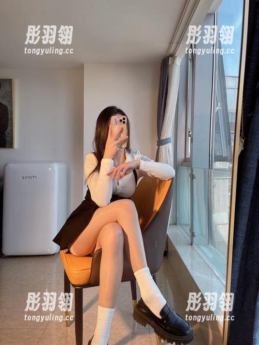 微密圈 - 追着July芝岚，爱她的碎花旗袍！大把美图免费等你来拿！