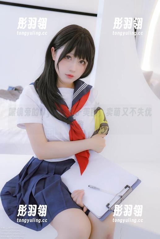 眼镜旁的Nyako喵子美图，卖萌又不失优雅