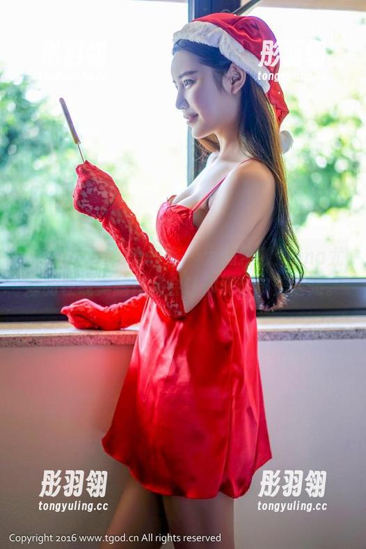 QingDouKe青豆客 - 大胆预测：Una尤娜的在线美腿作品会让你刷新审美认知。