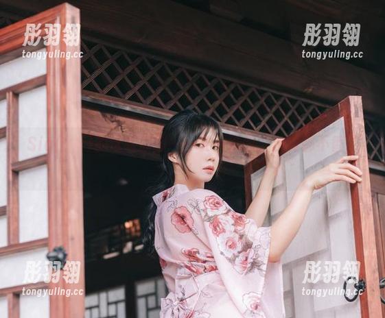 Sia(시아)的泳装原图——夏天没你，沙滩都不香了！