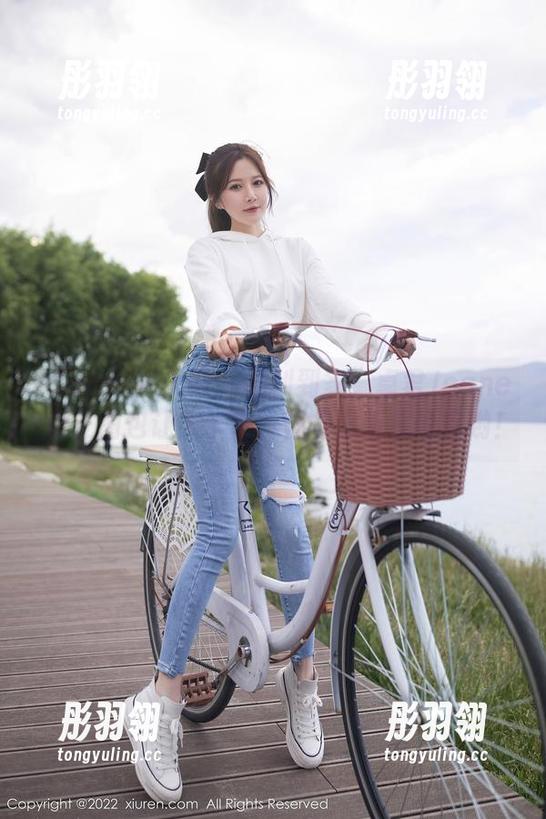 Xiuren秀人网 - 福利到家：卓君Jeanes女王图包让人乍舌，但你没听我说完哟！