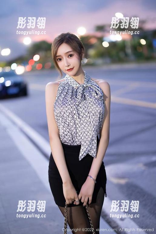 Xiuren秀人网 - 觉醒！小薯条nienie穿睡衣在线闪亮，美图随时在线等候