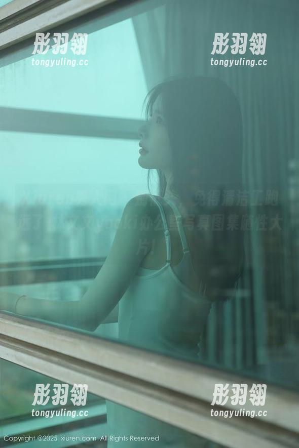 Xiuren秀人网 - 别低头，免得清洁工跑远了-林文文yooki办公室写真图集随性大片！