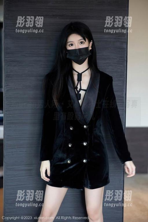 Xiuren秀人网 - 艾小青护士在线，写真里有股药味儿