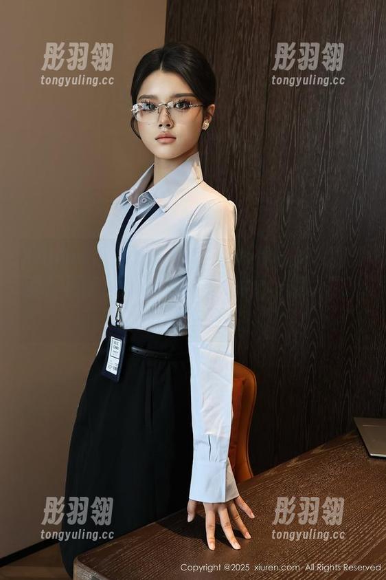 Xiuren秀人网 - 诺诺Nono的最新校园写真：更新了，这也是给我的学习提供了新灵感？！