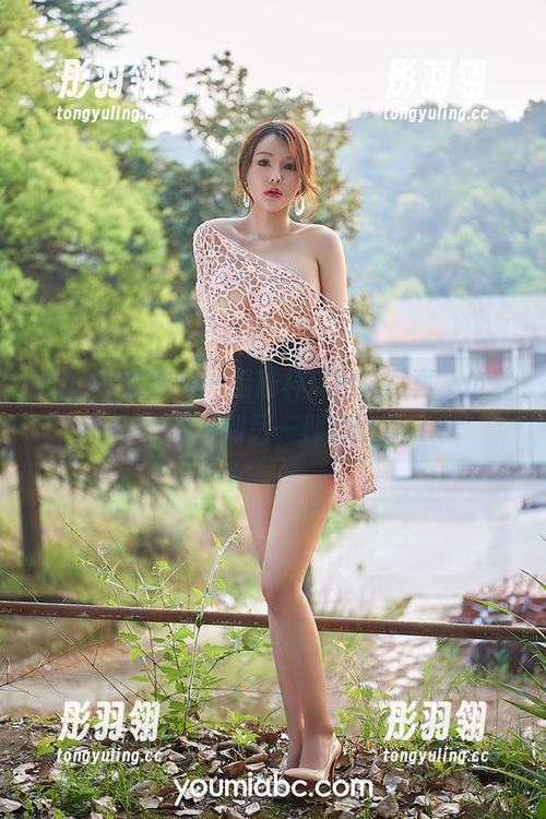 YouMi尤蜜荟 - 看陆梓琪丝袜写真，仿佛穿越到另一种轻盈