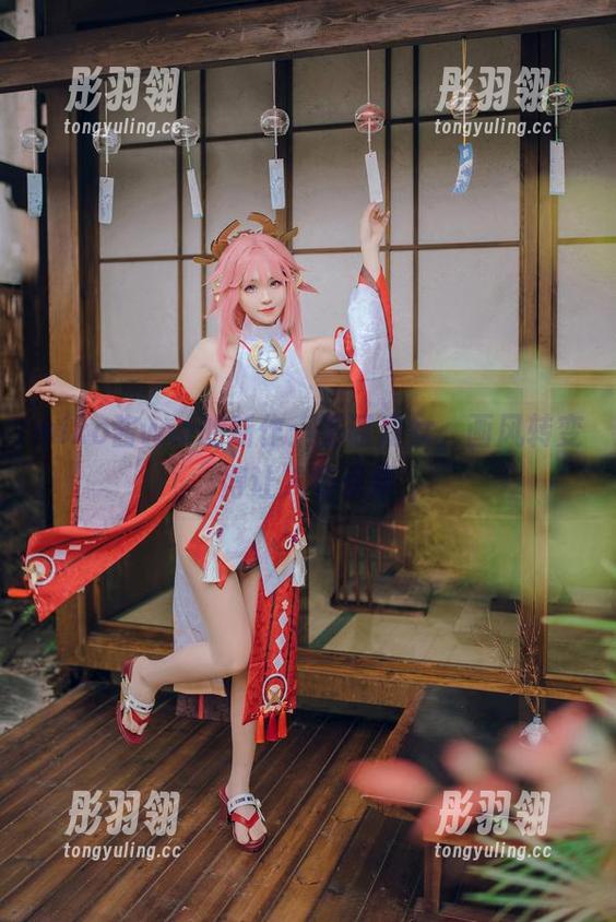 miko酱ww的新作：圣诞魔女，画风转变得让人有点懵