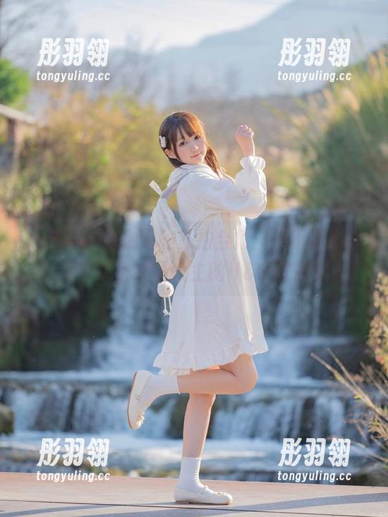 nagesa魔物喵的私拍合集：一不小心把物置变成了女子大生的H&M试衣间。