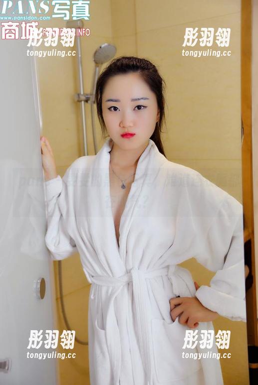 pans - 雯雯的黑色写真，难道连衣服都在叹气？