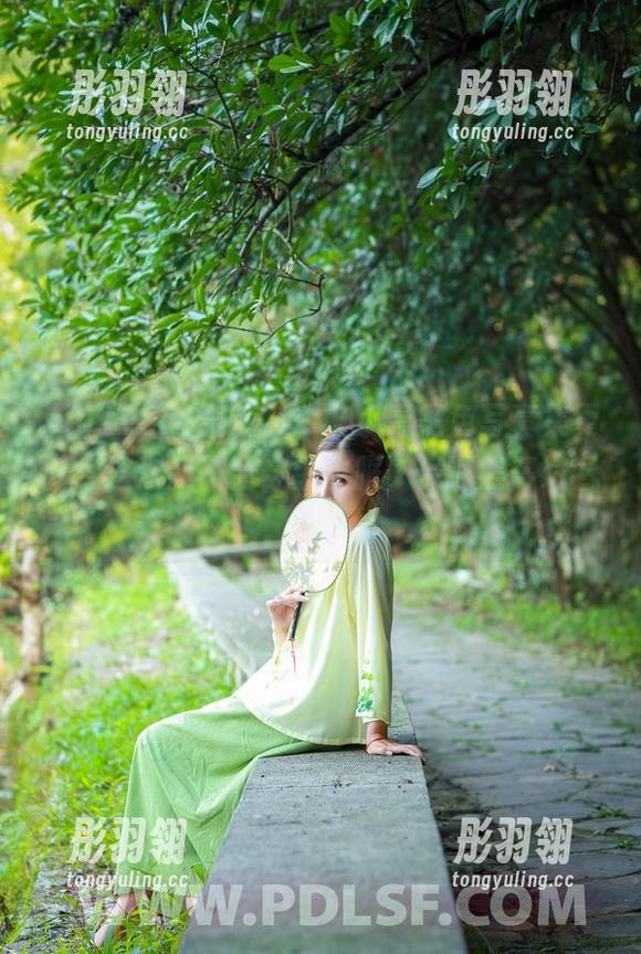 partycat轰趴猫 - 艾小青黑色写真集更新：这次我不会穿错衣服，保证黑得好看！