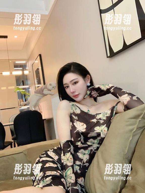 微密圈 - 不止工作，不爱笑的赛琳的办公室全套图片带来的联想真有意思