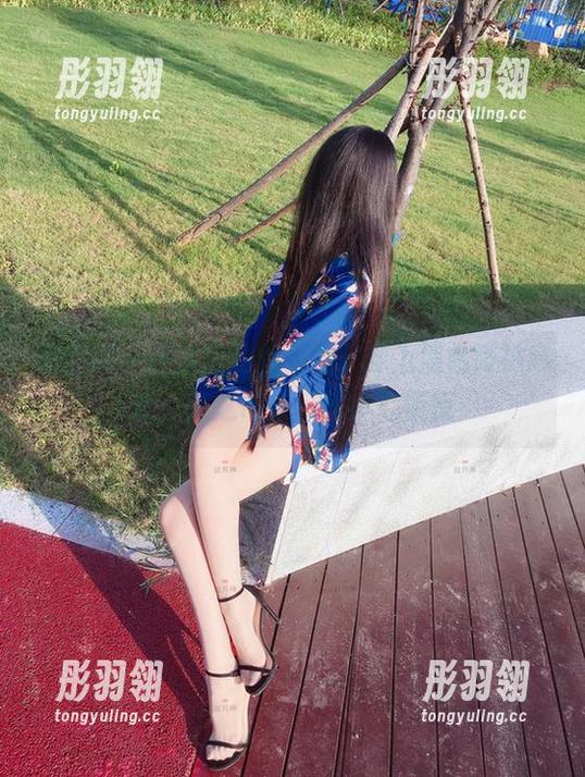 微密圈 - 照片里的丝月神，穿上黑色筒袜高跟，随之带来一阵小心慌慌