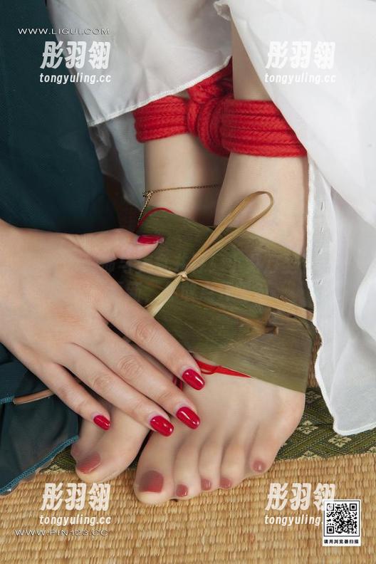 丽柜 - 恐怖与美食并存！小戈万圣节写真更新，你敢点开吗？