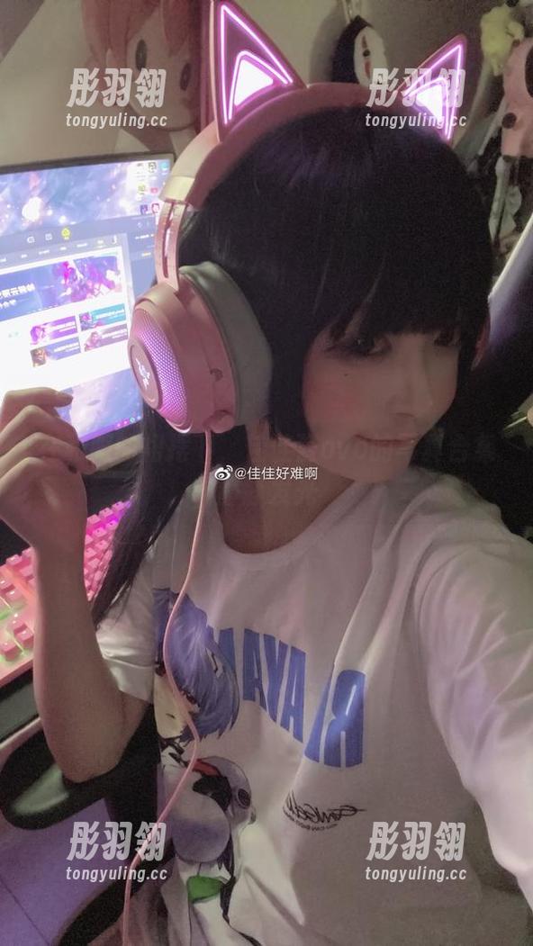 在和服的裙摆下，佳佳酱ovo的写真合集静静发光