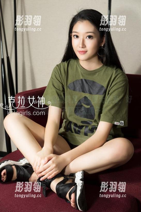 克拉女神 - 盈盈的美足，原图无圣光，好奇她的鞋子照不照镜子？