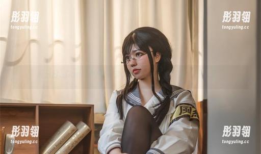 啊日日_Ganlory的香奈儿网袜cos，图包让你想上天。