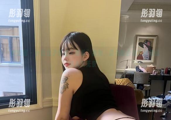 微密圈 - 小优优子带着“观看”视角，夏天的合集变得如此迷人又无奈。