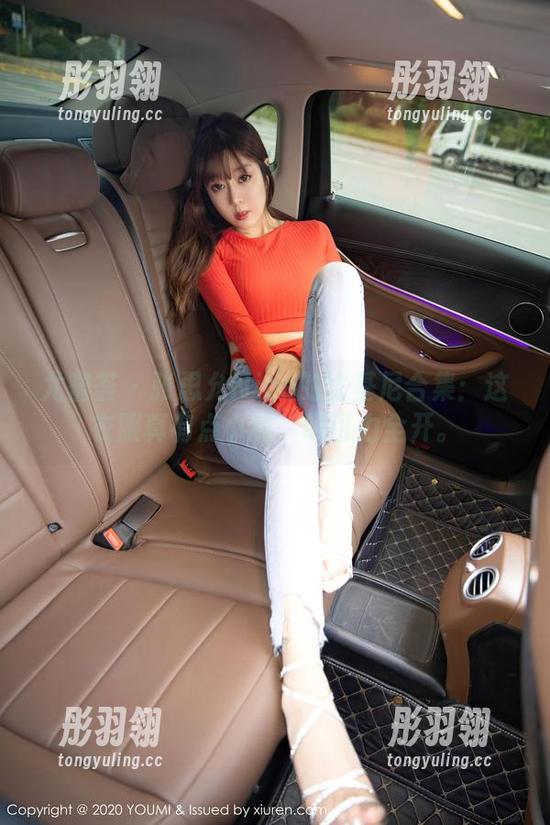 尤蜜荟 - 张思允Nice的比基尼合集：这衣服真有点小啊，吸引力全开。