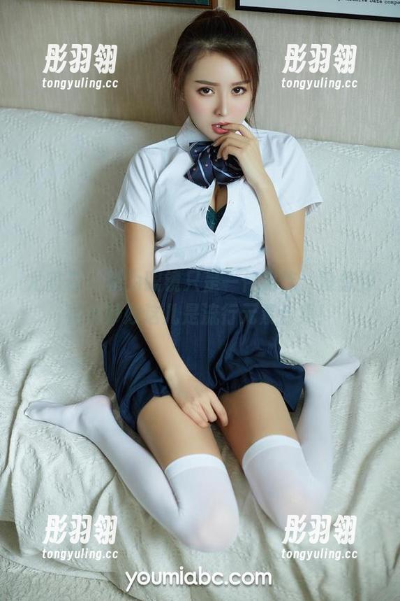 尤蜜荟 - 以为眼镜只是一件配饰，没想到在林妙妙这儿是流行元素合集！