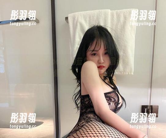 微密圈 - 张鑫baby的蓝色妖姬美图合集，哎呀，这颜色好像大海，但没见过的深度哦…