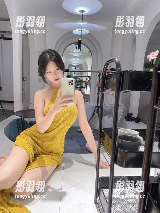 原图命名为“抖娘利世的御姐光辉”-下载使用前谨慎哦，可能会无意中撒滤镜！