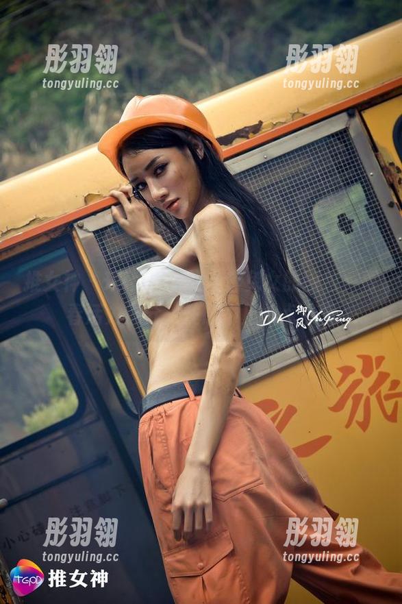推女神 - 琪琪qlql的全套兔女郎图包，青春活力满分，性感不止一点点哦