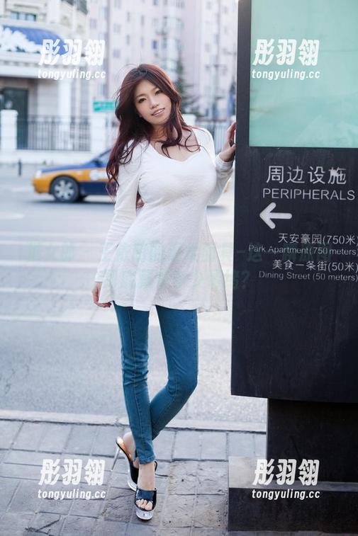 推女郎 - 王依萌的温柔面具–这一瞬原图到底藏着多少情绪？