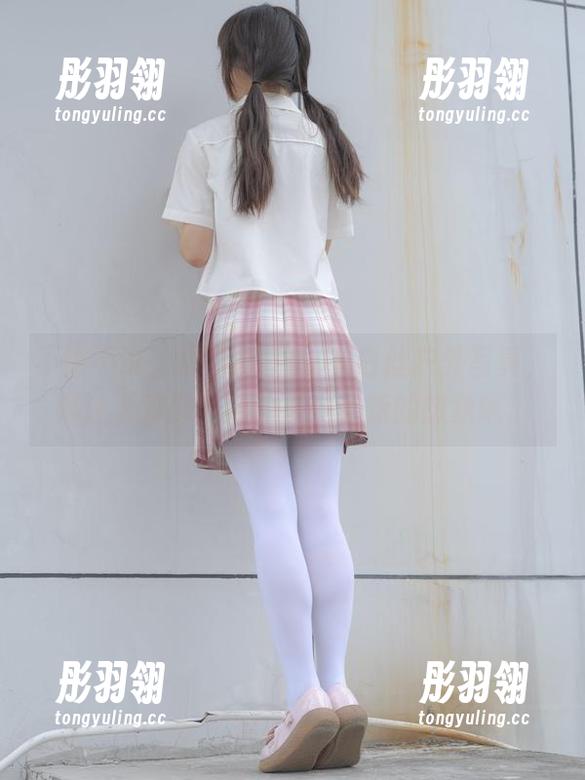 不得不说，森萝财团的JK白丝户外写真，真让人对野外活动产生了新的想象呢。