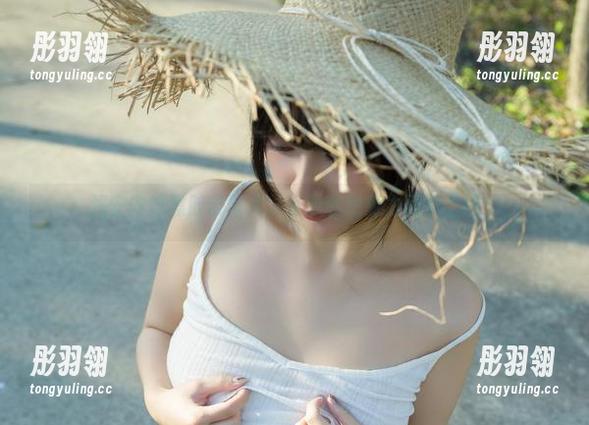 浅安安这黑胶带写真，资源和想象力同步上线！