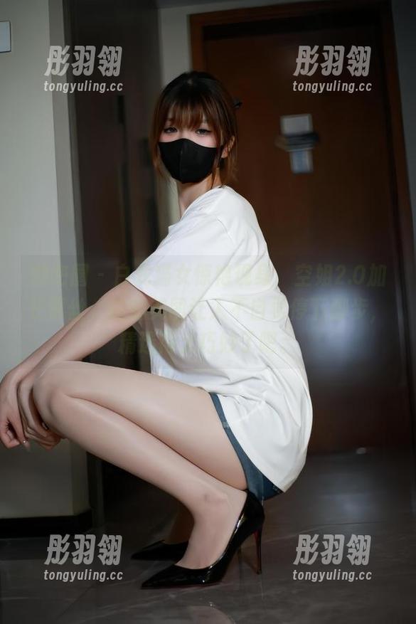 微密圈 - 白龙猫女惊艳现身，空姐2.0加长黑丝，拍的美图让人不自觉停下脚步，精选得太巧妙了吧。