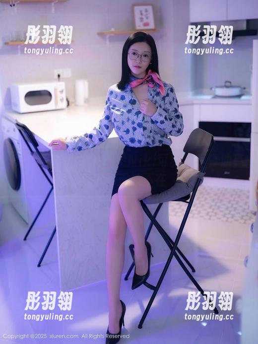 秀人网 - 原图在此！Niki可雅的写真油亮风格无处不在