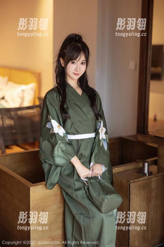 秀人网 - 看！lucky咏丹的校服全套原图，青春记忆重现
