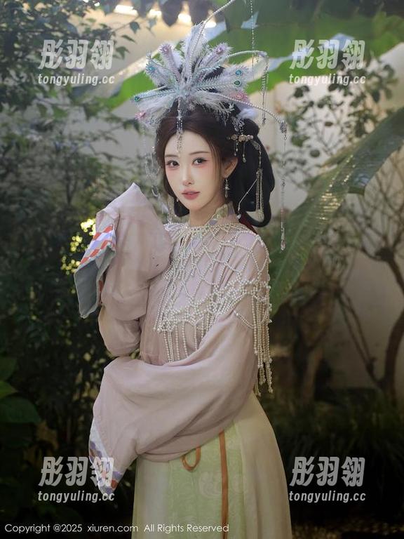 秀人网 - 月野兔美妞的修女合集：可不可以再多一点标志性的姿态？
