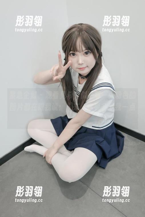 紧急企划 - 观看见希，似乎每一张粉色的图片都在跟我说：“来，你要多爱我一点。”