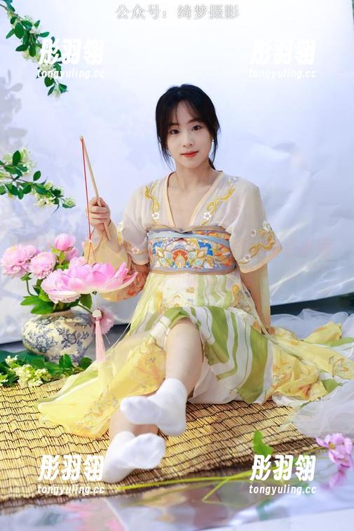 绮梦摄影 - 蔡蔡的兔女郎私拍，有点小娇羞，恨不得一眼看个透！
