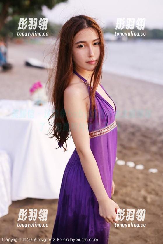 美媛馆 - 沫晓伊baby的连体衣太抓眼球了，免费照片拿走不谢！