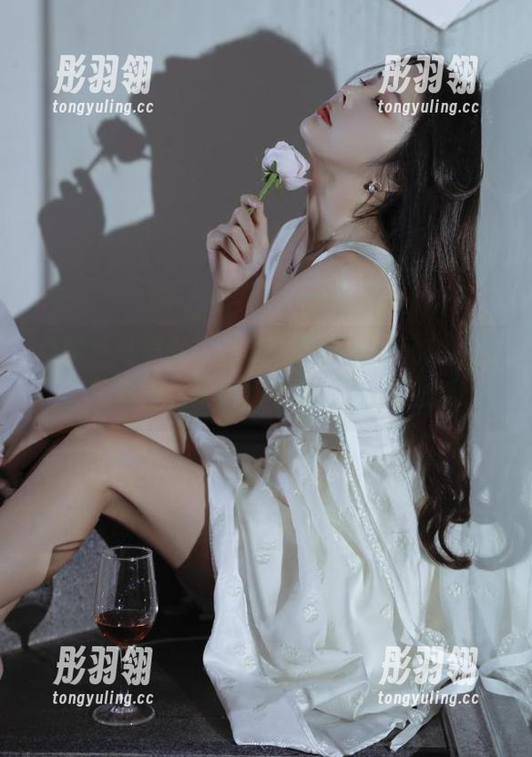 泰国小岛美女与纱巾：苏嫣qvq又来撩，写真作品集更新中，敬请期待哦