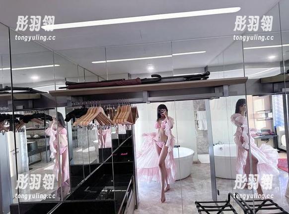 微密圈 - 教室里的秘密？葛征的美图哪儿来的？