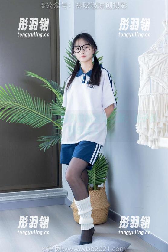 袜啵啵 - 稚予的灰棉袜定制之旅：袜子界的‘脚印诗人’。