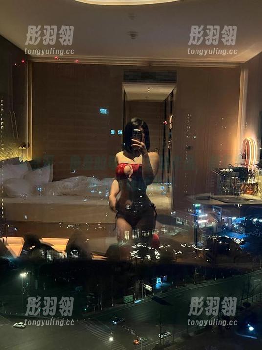 微密圈 - 詹詹的每一件套装作品，都是我周五夜晚的希望