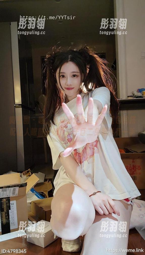 轩子巨二兔 微密圈 - 哇,这轮高清作品,酒红色的搭配让人眼前一亮,轩子巨二兔果然有一手