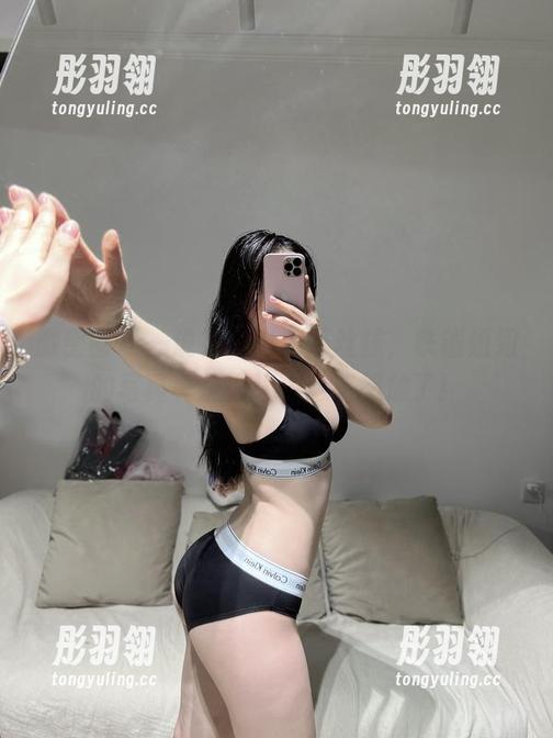微密圈 - 一说起来白色蕾丝袜，铁锤姐姐的写真真是太让人心花怒放了！