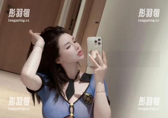 微密圈 - 在阿色的浴缸图册里，谁在水中打着泡泡？