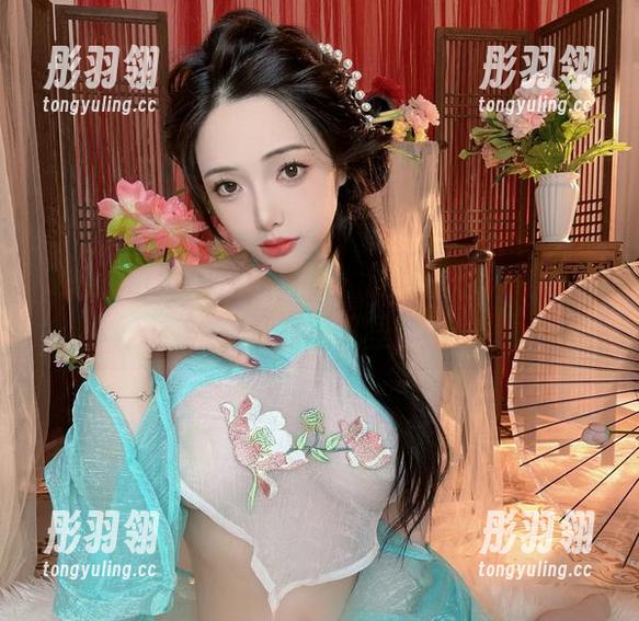 雯妹不讲道理灰丝写真，让你的目光不再淹没在平凡里
