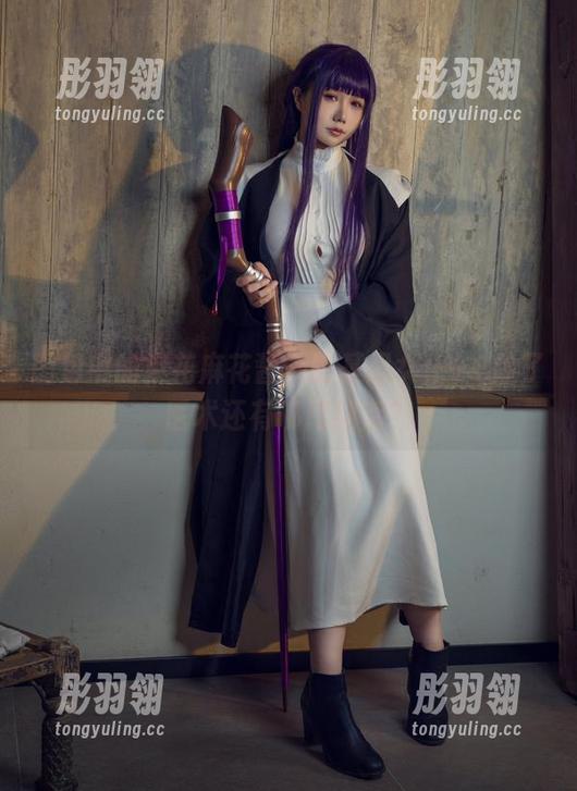 图包中的麻花麻花酱，比基尼女仆vs.除了医术还有哪门绝活？
