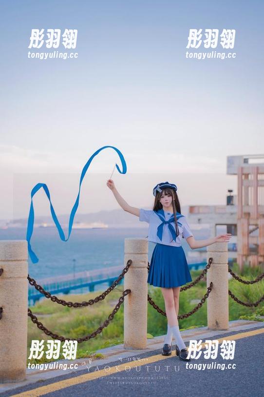 黏黏团子兔的油亮私房美图，难以抗拒的光泽感